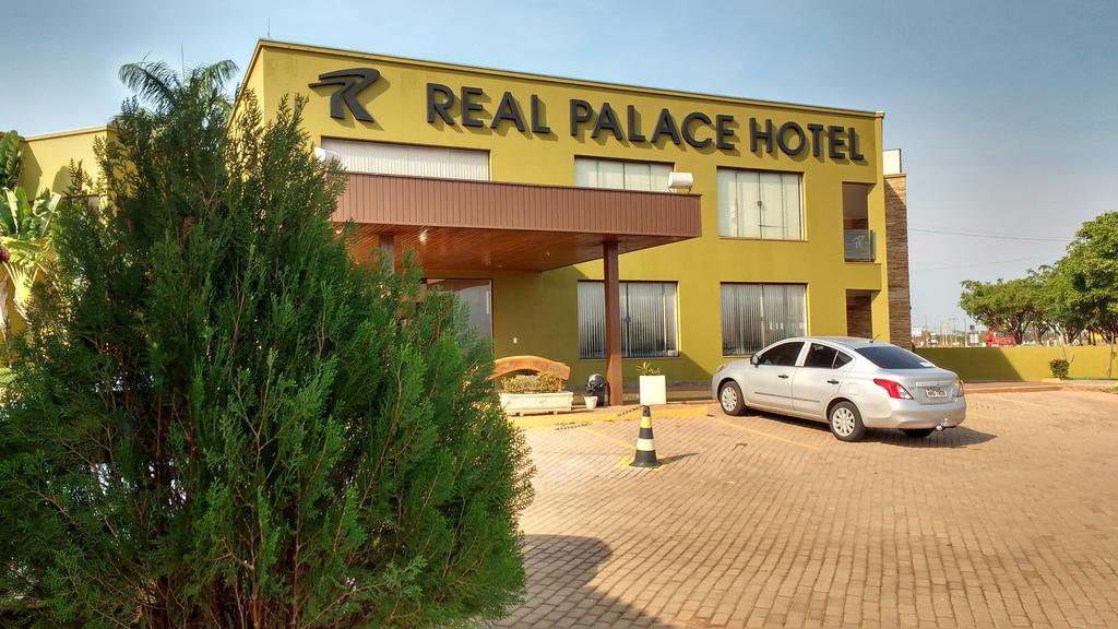 Real Palace Hotel Três Lagoas Exteriör bild